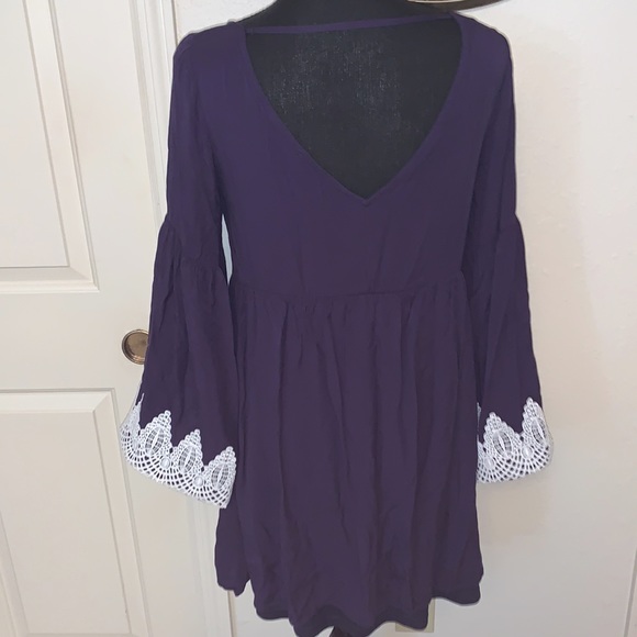 Doe and Rae ~ Small~ Tunic-Like Dress ~ Bell Sleeves w/Lace Overlay - Picture 4 of 11